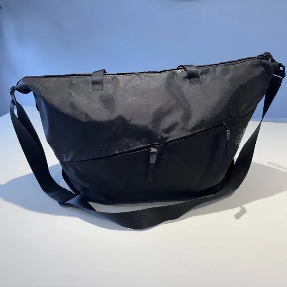 The North Face Crossbody Tote / Black - Picture 2 of 7